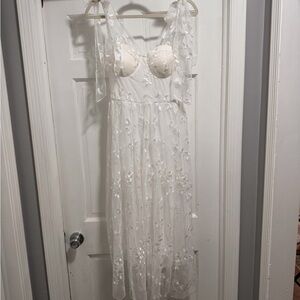 Francesca's Collections White Floral Midi Dress